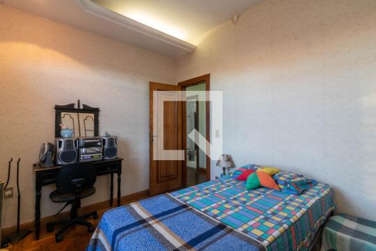 Casa à venda com 4 quartos, 300m² em Barroca, Belo Horizonte