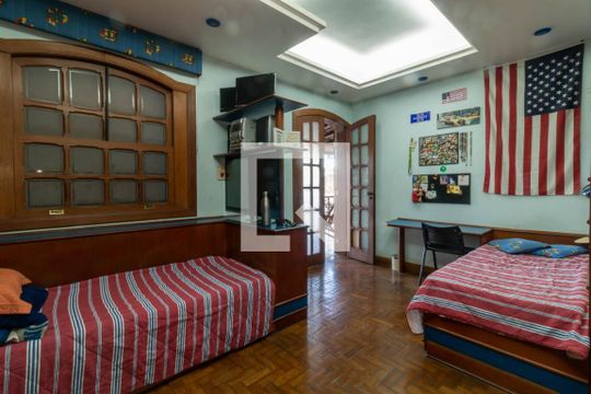 Casa à venda com 4 quartos, 300m² em Barroca, Belo Horizonte