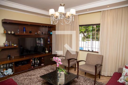 Sala de Estar de casa à venda com 4 quartos, 225m² em Centro, Diadema