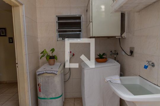 Área de Serviço de casa à venda com 4 quartos, 225m² em Centro, Diadema