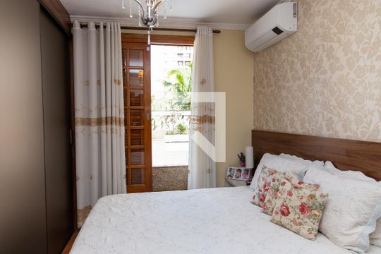 Quarto Suíte de casa à venda com 4 quartos, 225m² em Centro, Diadema