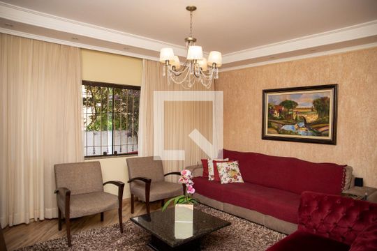Casa à venda com 4 quartos, 225m² em Centro, Diadema