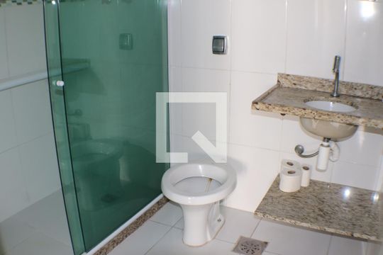 Banheiro de apartamento à venda com 2 quartos, 70m² em Tanque, Rio de Janeiro