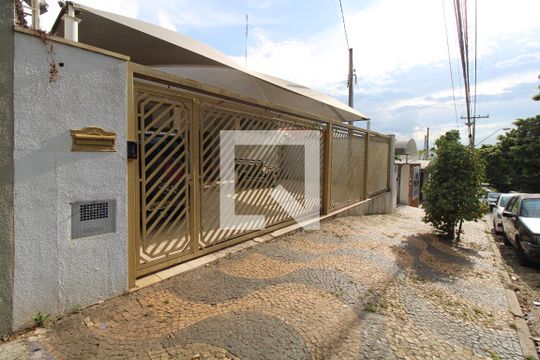 Fachada de casa à venda com 4 quartos, 412m² em , Campinas