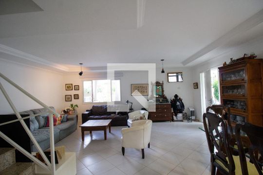 Sala de casa de condomínio à venda com 4 quartos, 167m² em Vargem Pequena, Rio de Janeiro