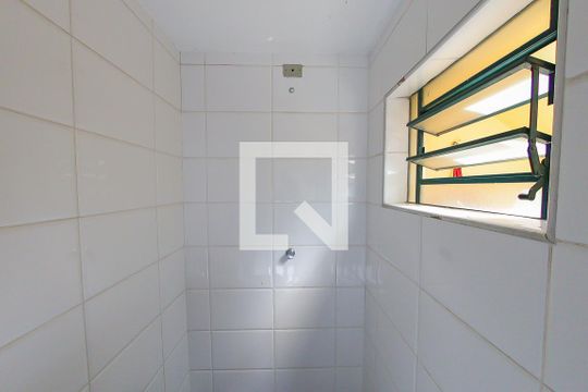 Banheiro de Serviço de casa à venda com 3 quartos, 200m² em Parque Renato Maia, Guarulhos