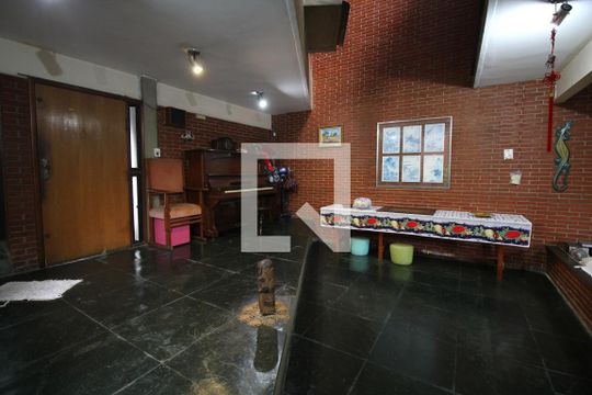 Sala 1 de casa à venda com 6 quartos, 500m² em Cambuci, São Paulo