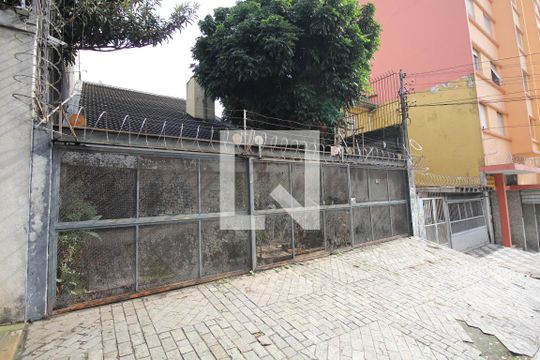 Fachada de casa à venda com 6 quartos, 500m² em Cambuci, São Paulo