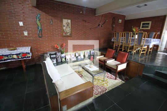 Sala 3 de casa à venda com 6 quartos, 500m² em Cambuci, São Paulo