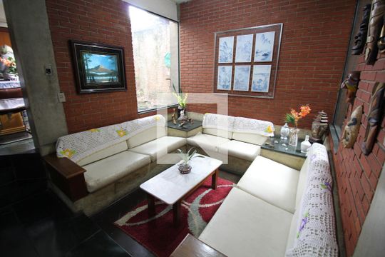 Sala 2 de casa à venda com 6 quartos, 500m² em Cambuci, São Paulo