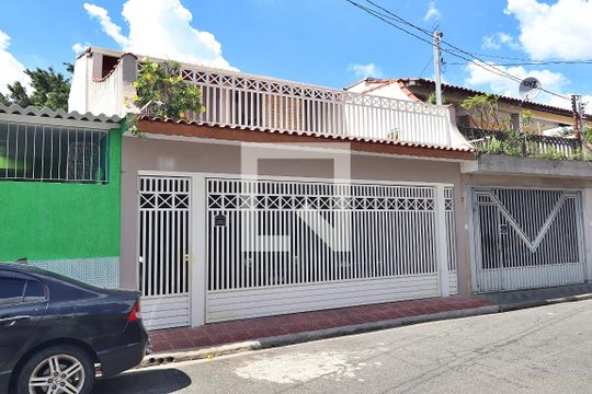 Fachada de casa à venda com 3 quartos, 316m² em Jardim Bom Pastor, Santo André