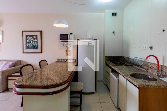 Cozinha de apartamento à venda com 1 quarto, 40m² em Bela Vista, São Paulo
