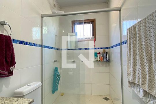 Banheiro de casa à venda com 4 quartos, 130m² em Ouro Branco, Novo Hamburgo
