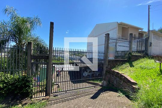 Fachada de casa à venda com 4 quartos, 130m² em Ouro Branco, Novo Hamburgo