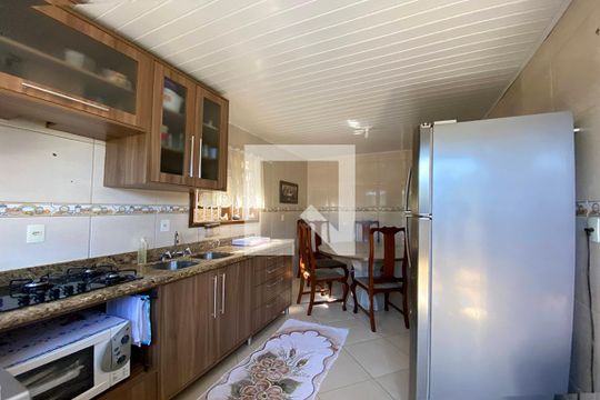 Cozinha de casa à venda com 4 quartos, 130m² em Ouro Branco, Novo Hamburgo