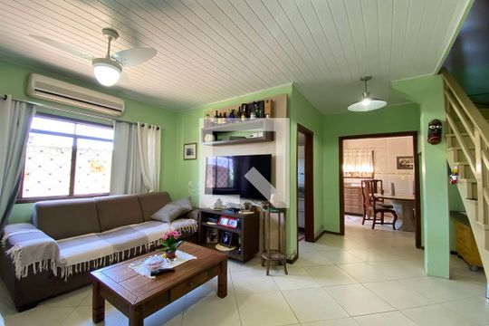 Sala de casa à venda com 4 quartos, 130m² em Ouro Branco, Novo Hamburgo