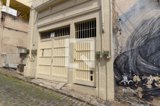Fachada de apartamento para alugar com 1 quarto, 50m² em Santa Teresa, Rio de Janeiro