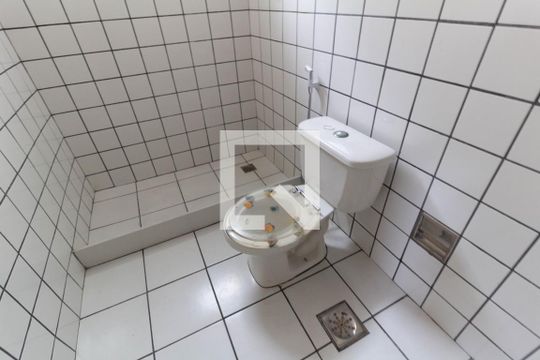 Banheiro de apartamento para alugar com 1 quarto, 50m² em Santa Teresa, Rio de Janeiro