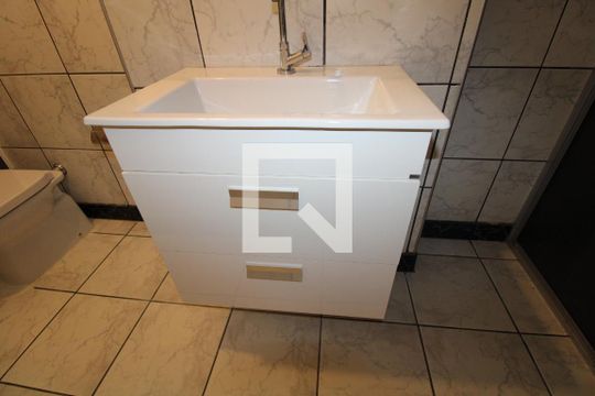 Banheiro de apartamento à venda com 2 quartos, 80m² em Centro, Campinas
