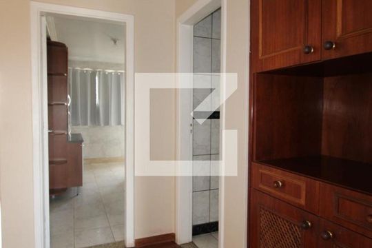 Corredor de apartamento à venda com 2 quartos, 80m² em Centro, Campinas