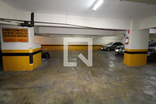 Área de Manobra de apartamento à venda com 2 quartos, 80m² em Centro, Campinas