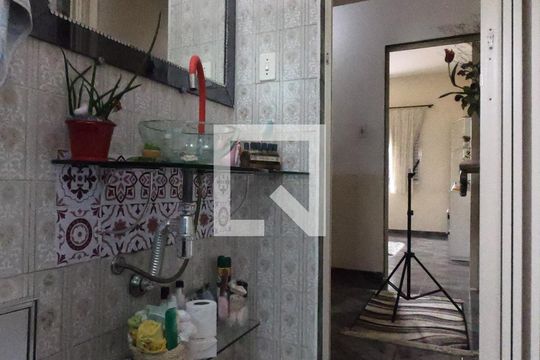 Banheiro de casa à venda com 2 quartos, 198m² em Vila Antonieta, Guarulhos