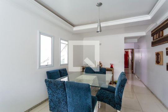 Sala de casa à venda com 4 quartos, 202m² em Vila Osasco, Osasco