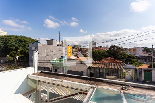 Vista de casa à venda com 4 quartos, 202m² em Vila Osasco, Osasco