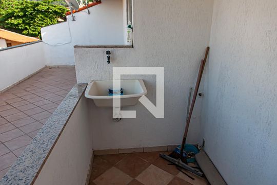 Area de serviço de casa para alugar com 5 quartos, 180m² em Taquara, Rio de Janeiro