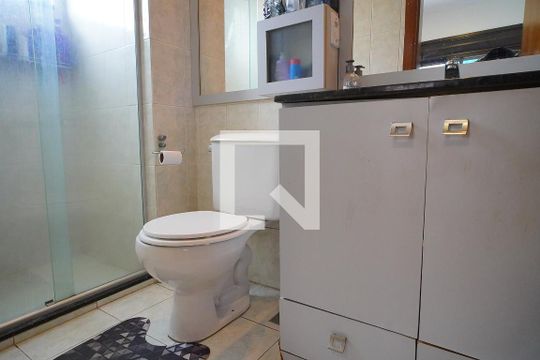 Banheiro da Suíte de apartamento à venda com 2 quartos, 104m² em São Geraldo, Porto Alegre