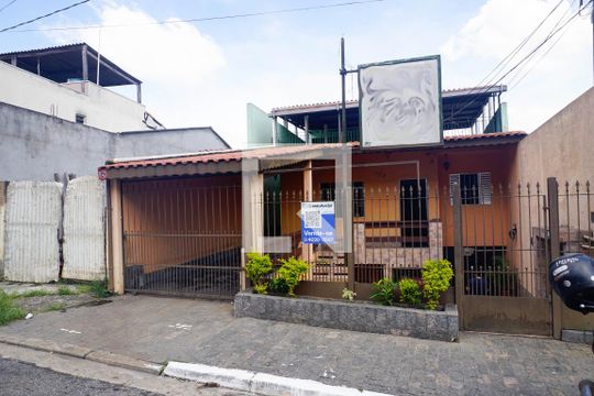 Fachada de casa à venda com 3 quartos, 200m² em Jardim Artur Alvim, São Paulo