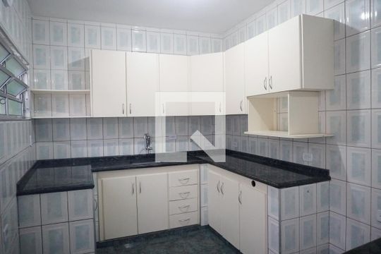 Cozinha de casa à venda com 3 quartos, 200m² em Jardim Artur Alvim, São Paulo