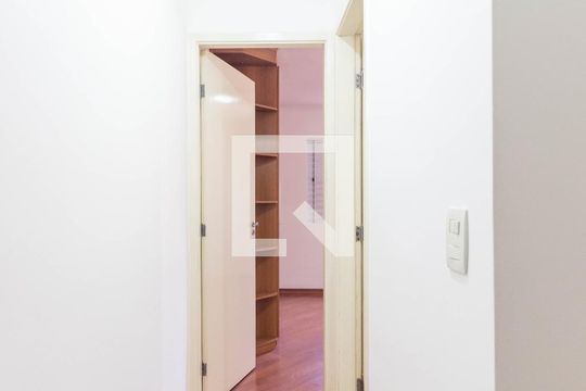 Corredor de casa de condomínio à venda com 2 quartos, 83m² em Jardim Sarah, São Paulo