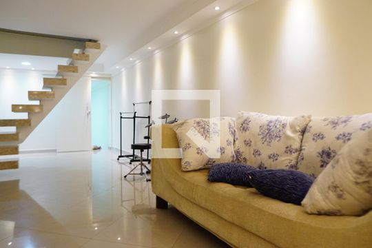 Casa à venda com 4 quartos, 100m² em Vila Roque, São Paulo