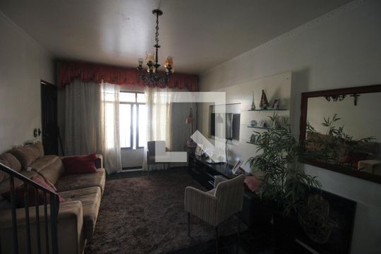 Sala de casa à venda com 4 quartos, 100m² em Chácara Mafalda, São Paulo