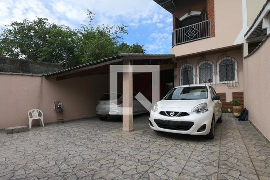 Garagem de casa à venda com 3 quartos, 225m² em Jardim Leila, Guarulhos