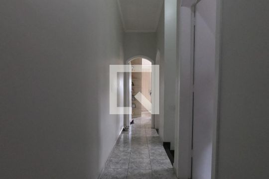Corredor de casa à venda com 3 quartos, 225m² em Jardim Leila, Guarulhos