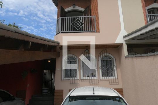 Fachada casa de casa à venda com 3 quartos, 225m² em Jardim Leila, Guarulhos