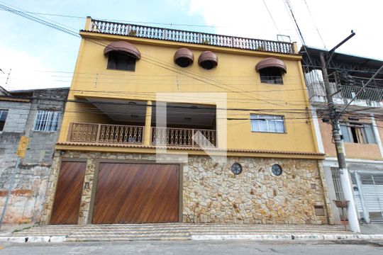 Fachada de casa à venda com 3 quartos, 128m² em Cidade Antônio Estevão de Carvalho, São Paulo
