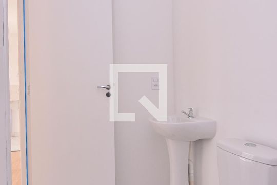 Banheiro de apartamento à venda com 2 quartos, 43m² em Vila Prudente, São Paulo