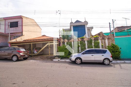Vista de casa para alugar com 1 quarto, 65m² em Chácara Mafalda, São Paulo