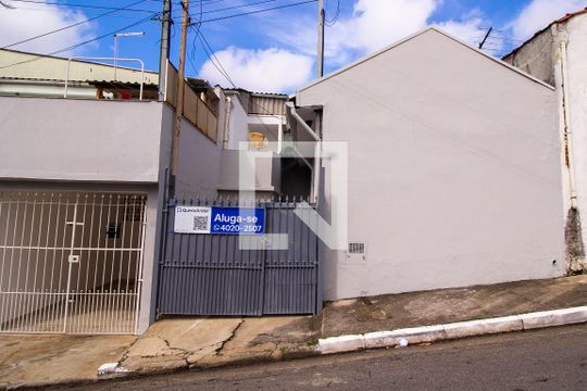 Fachada de casa para alugar com 1 quarto, 65m² em Chácara Mafalda, São Paulo