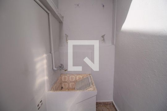 Área de Serviço de casa para alugar com 1 quarto, 65m² em Chácara Mafalda, São Paulo