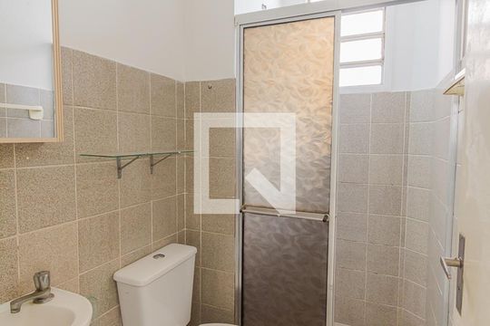 Banheiro de apartamento à venda com 2 quartos, 57m² em Parque Residencial Vila União, Campinas