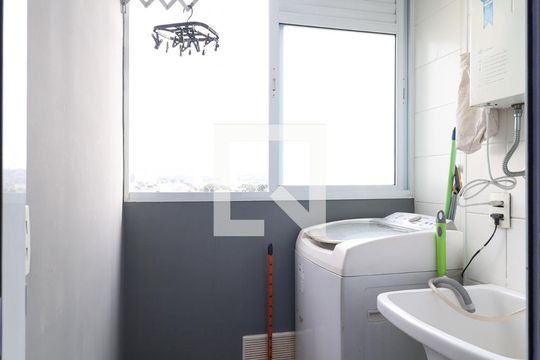 Área de Serviço de apartamento para alugar com 2 quartos, 48m² em Parque Edu Chaves, São Paulo