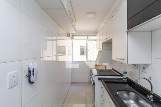 Cozinha e Área de Serviço de apartamento para alugar com 2 quartos, 45m² em Cidade Líder, São Paulo