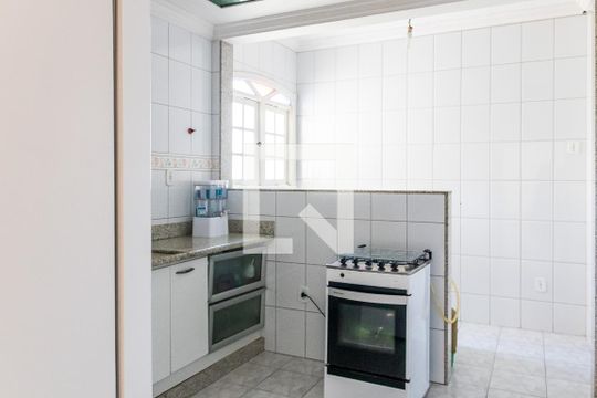 Cozinha e Área de Serviço de apartamento para alugar com 4 quartos, 150m² em São Salvador, Belo Horizonte