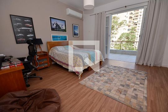 Quarto 2 de casa à venda com 5 quartos, 550m² em Laranjeiras, Rio de Janeiro