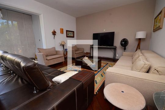 Sala 1 de casa à venda com 5 quartos, 550m² em Laranjeiras, Rio de Janeiro
