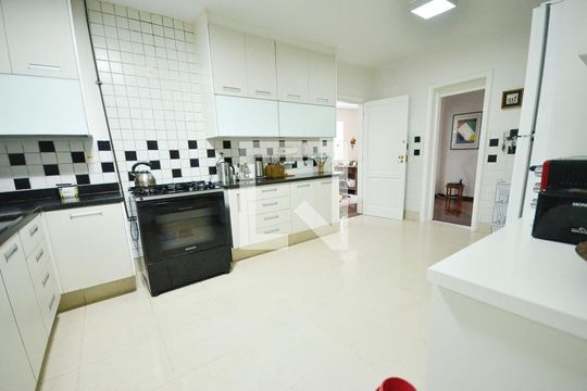Cozinha de casa à venda com 5 quartos, 550m² em Laranjeiras, Rio de Janeiro